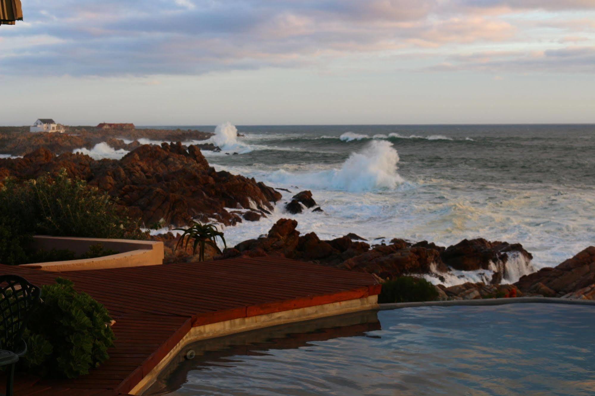 Villa Marine Guest House Pringle Bay Exterior photo